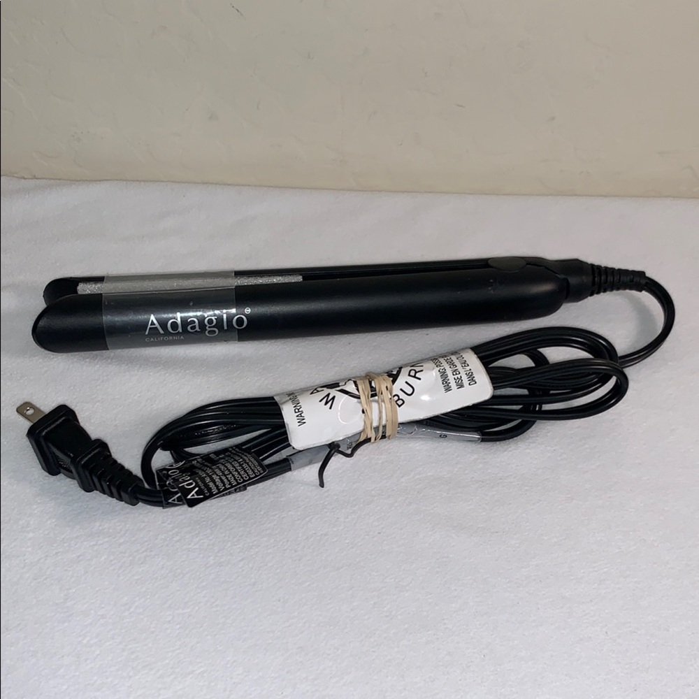 ADAGIO CALIFORNIA NOT SO MINI BRAND NEW FLAT IRON